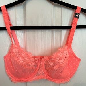 NWTS Victoria’s Secret dream angels push up w/o padding Unlined‎ Demi bra